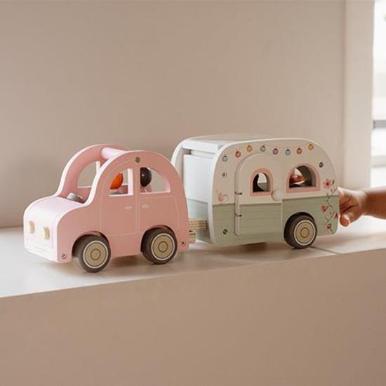 Car with Caravan and 3 Peg Dolls