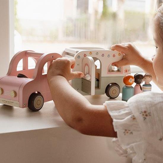 Car with Caravan and 3 Peg Dolls