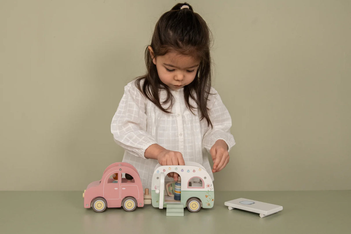 Car with Caravan and 3 Peg Dolls